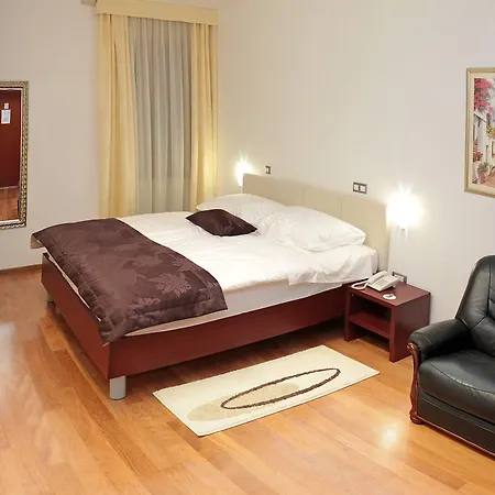 Hotel Monika