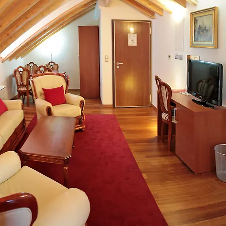 Monika Hotel