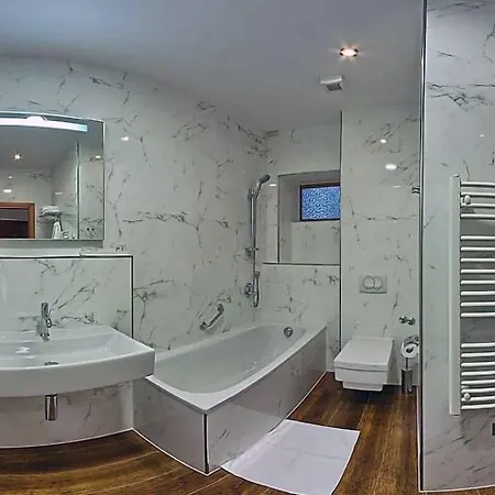 Monika Hotel 4*