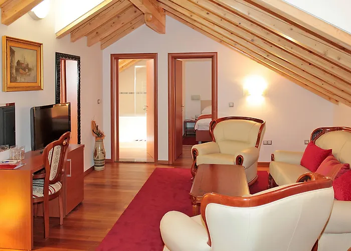 Monika Hotel