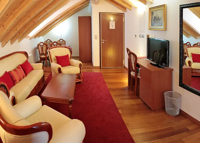 Monika Hotel