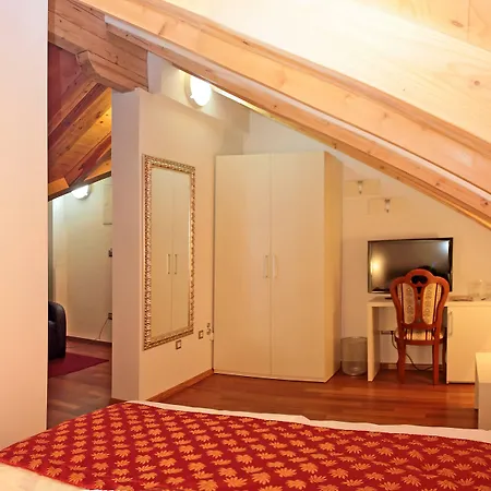 Hotel Monika 4*
