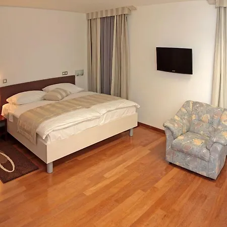 Monika Hotel 4*