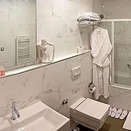 Hotel Monika 4*