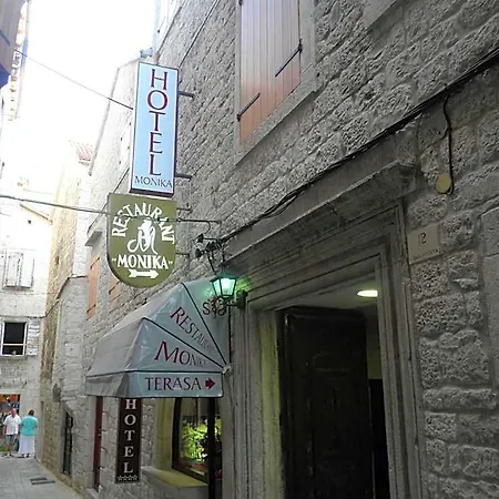 Hotel Monika 4*