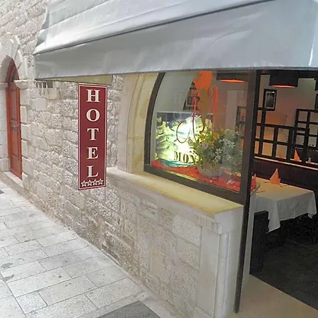 Hotel Monika 4*