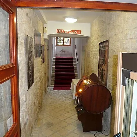Monika Hotel