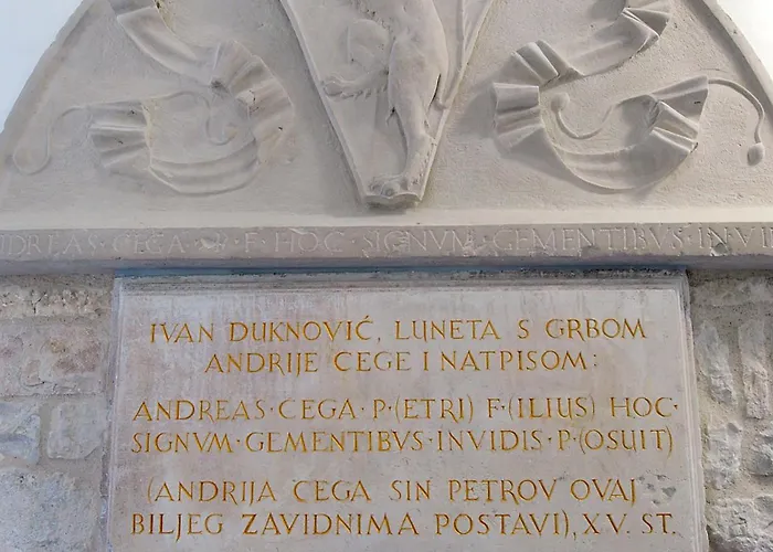 莫妮卡酒店 酒店 4*