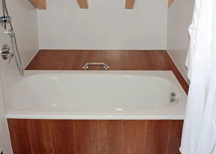 莫妮卡酒店 特罗吉尔